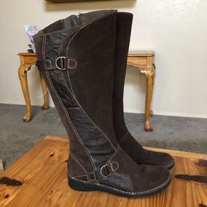 Clark’s brown suede knee boots  size 7.5
